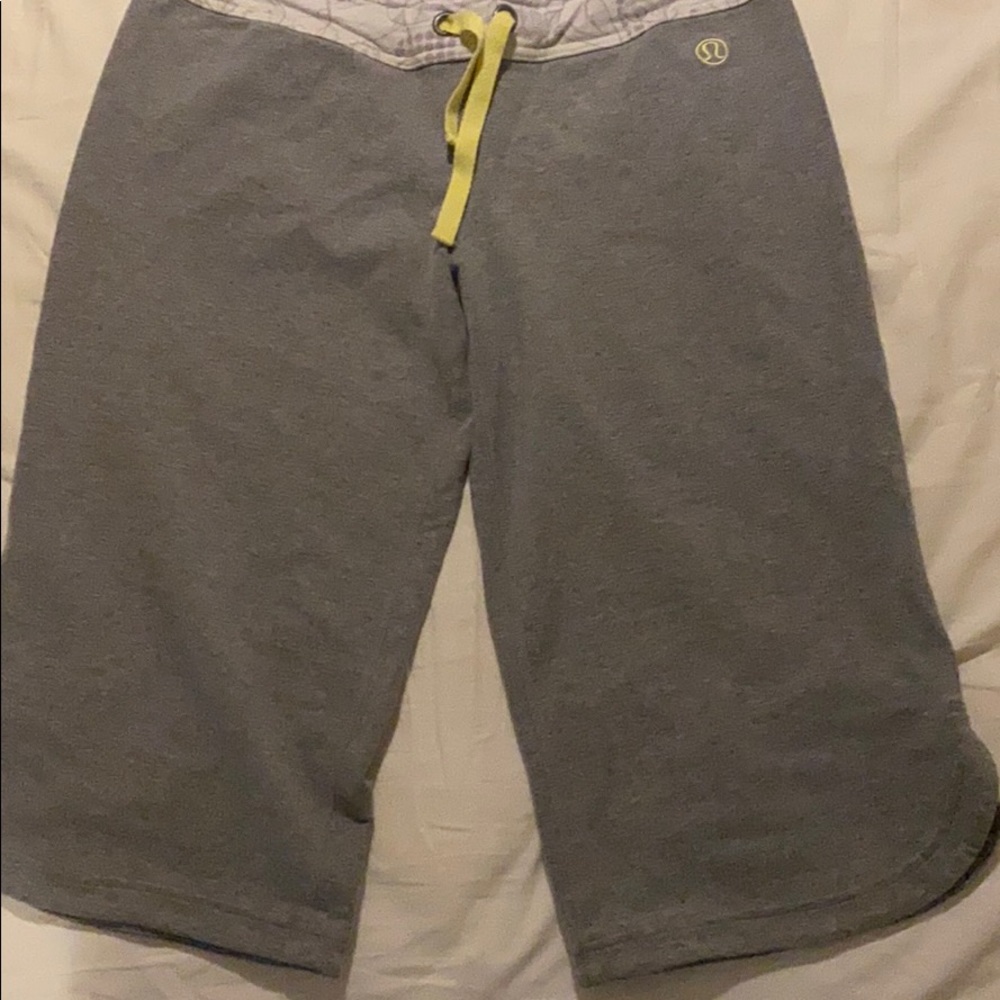 Lululemon wide leg crop pants. Size 6
